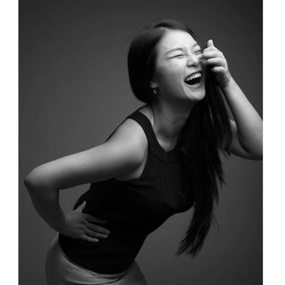 Meet your Posher, Ye - Picture 1 of 8